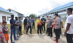 Peduli Kemanusian, Ketua DPRD Dampingi Bupati Batu Bara Berikan Santunan Kepada Imigran Rohingya.