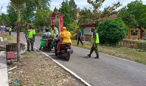 Babinsa Koramil Tipe B 0808/17 Bakung Melaksanakan Kegiatan Operasi Yustisi