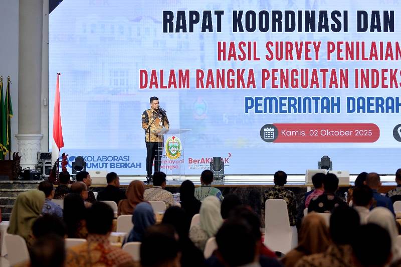 Gubernur Sumut Bobby Nasution memberikan sambutan saat Rapat Koordinasi dan Evaluasi Tindak Lanjut Capaian Indeks SPI Tahun 2024.